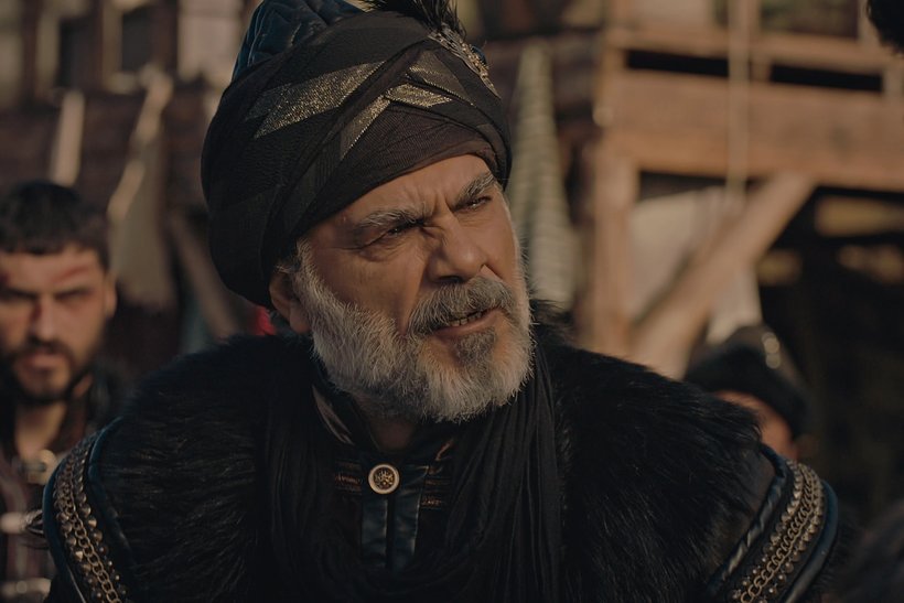 Osman Bey, Yakup Bey’e rest çekti!