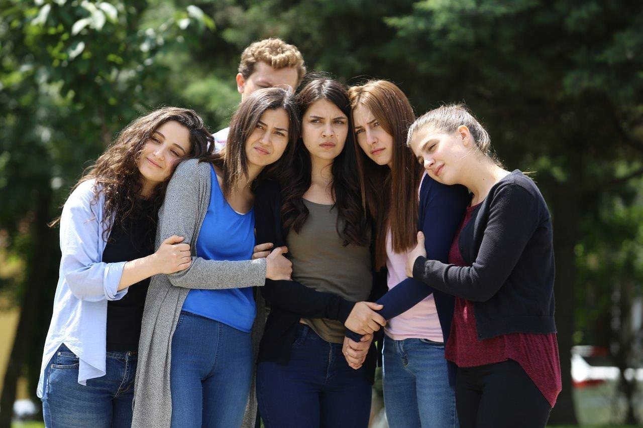 100 karede 100 bölüm