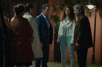 Aziz ve Veli karşı karşıya!