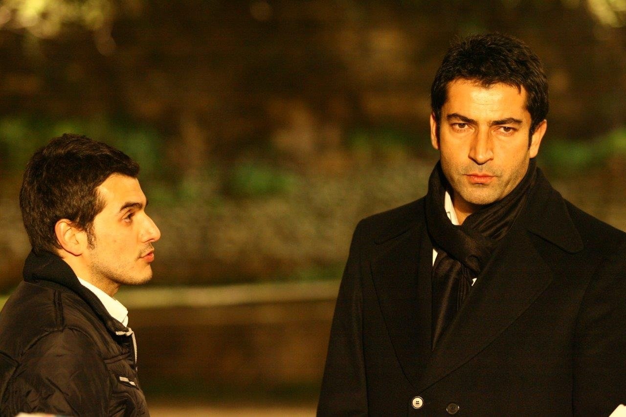 100 karede Ezel efsanesi