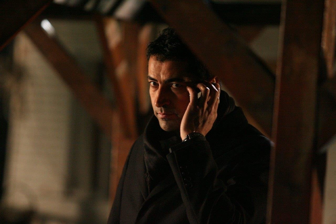 100 karede Ezel efsanesi