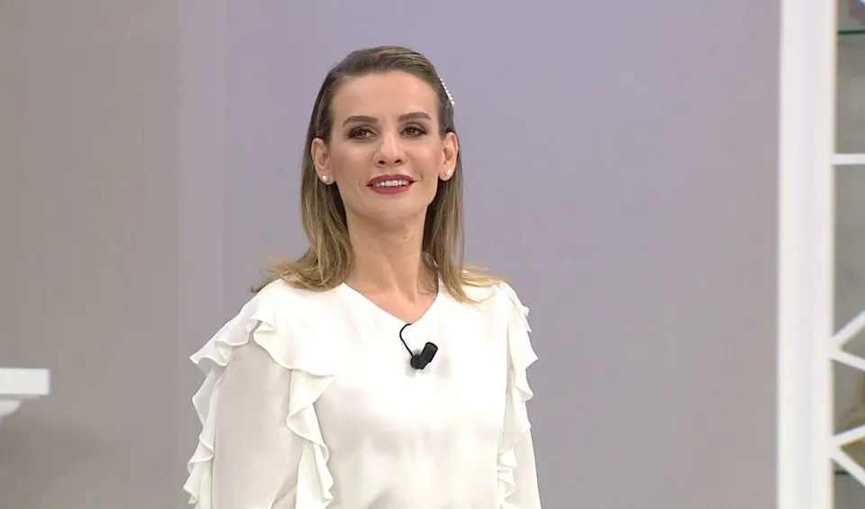 Esra Erol’da