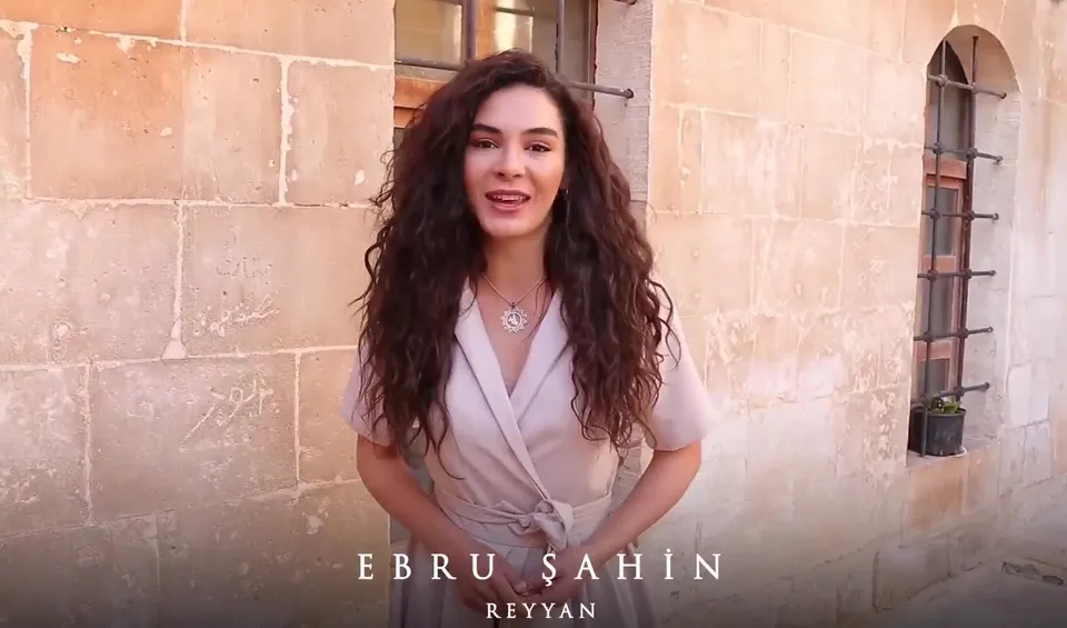 Hercai oyuncularından Anneler Günü mesajı!