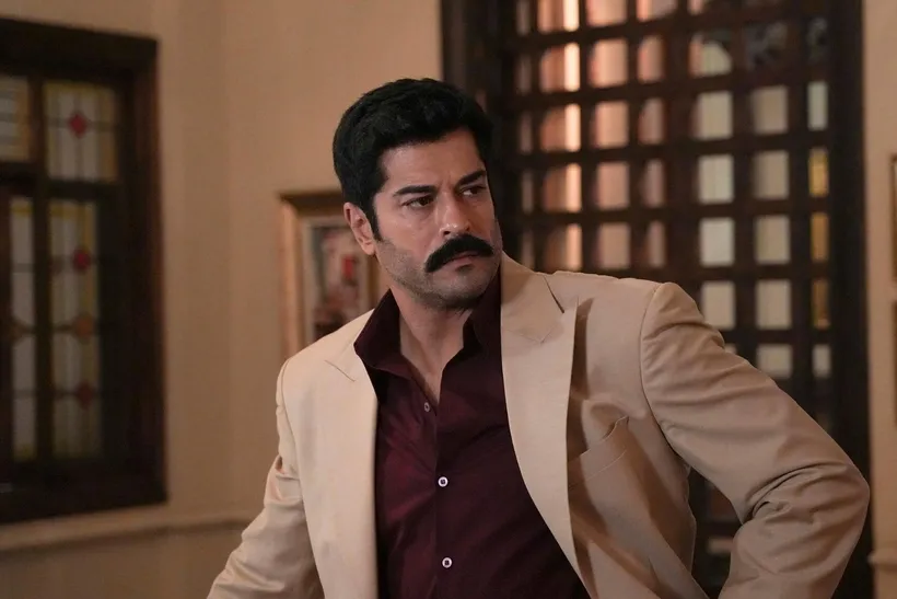 Burak Özçivit'ten Cannes çıkarması!
