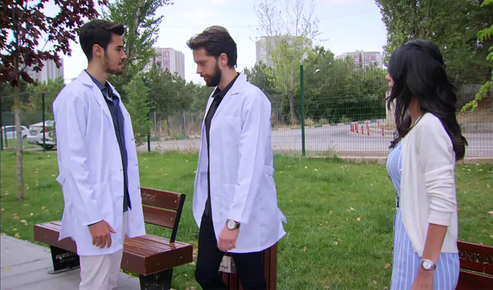 Emre’nin kıskançlığı!