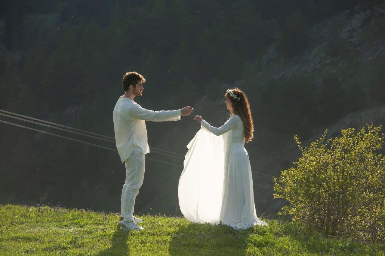 Bu yazın içimizi ferahlatan aşkı: #ZelMeh 