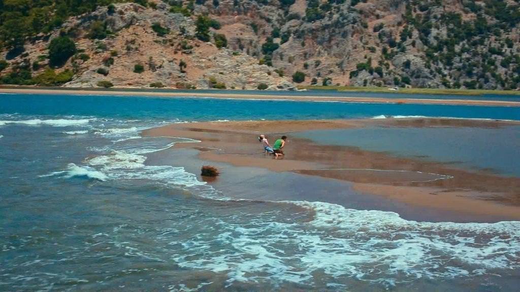 Aşk Engel Tanımıyor… 2. bölüm foto galeri