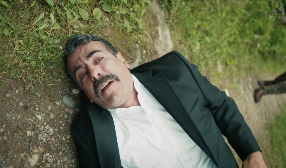 SAK'da Vedat, Necip'i vuruyor!