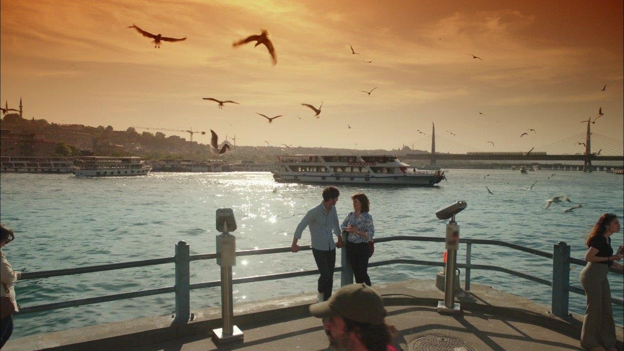 Firuze ve Kağan aşkı başladı ama...