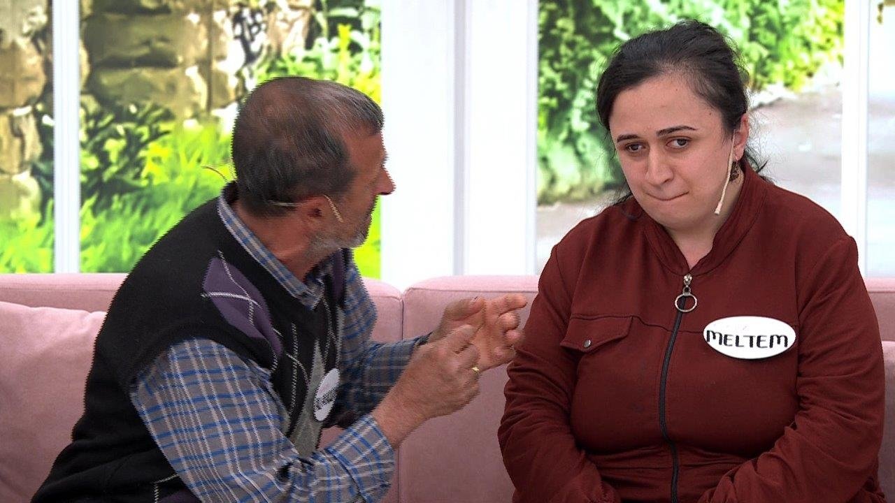 Esra Erol'da engelli kızına böyle seslendi: ''5 bileziği geri ver!''