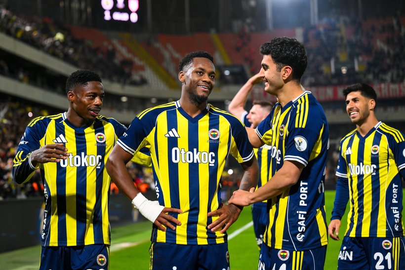 Fenerbahçe finalde