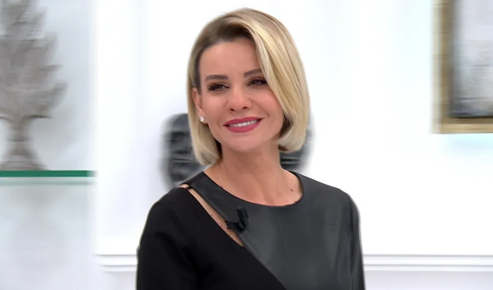 Esra Erol’da