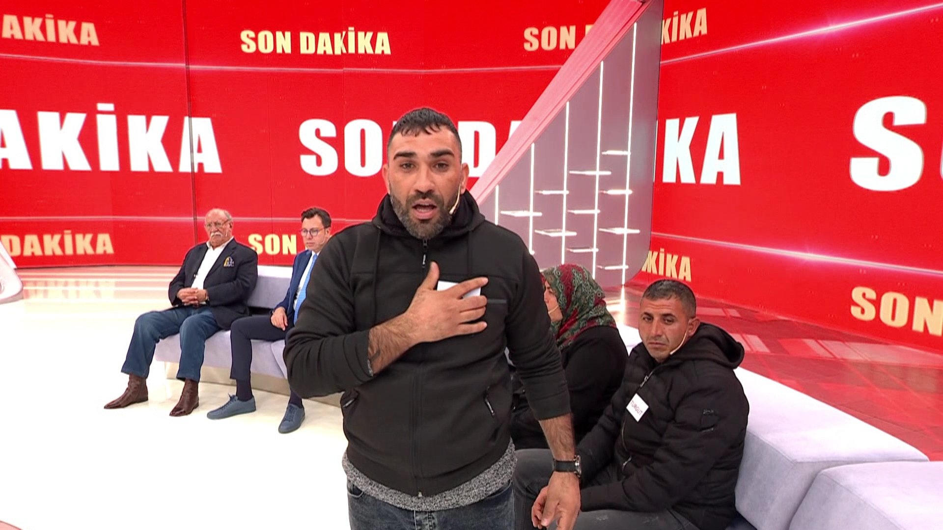 "Sen nasıl annesin?"