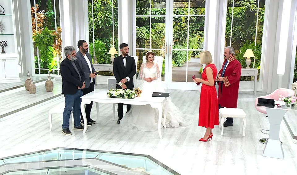 Bir hayal daha Esra Erol’da gerçek oldu