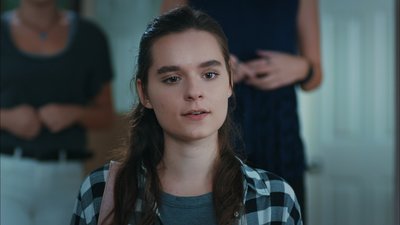 Zeyno, Nazlı’nın evine gitti!