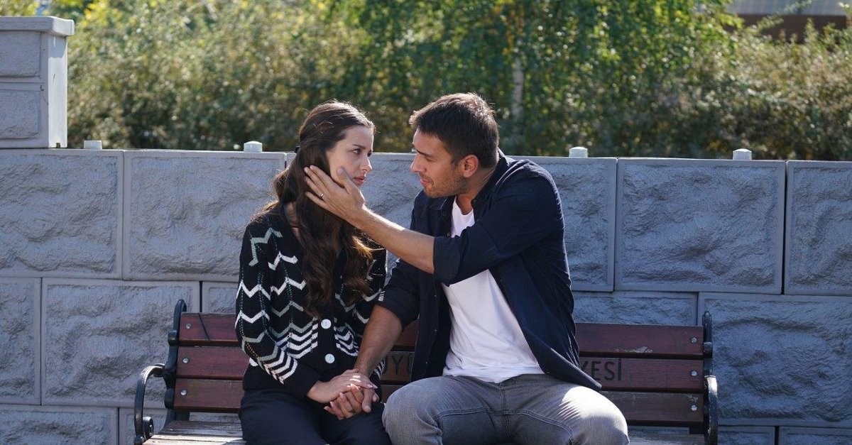 Расскажи карадениз 43. Хазан и Ферхат турецкий сериал. Зейнеп Ферхат Карадениз. Ты расскажи Карадениз Тарык и Мерджан. Ты расскажи Карадениз турецкий сериал.