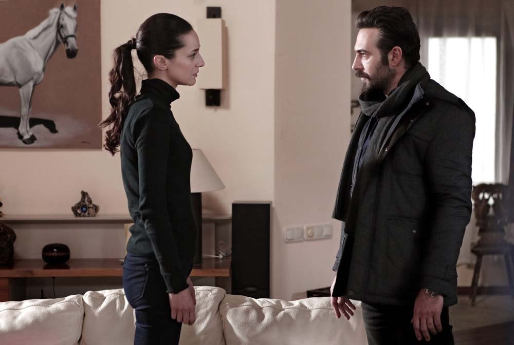 Sır Perdesi Aralanıyor... 4. Bölüm Fotogaleri