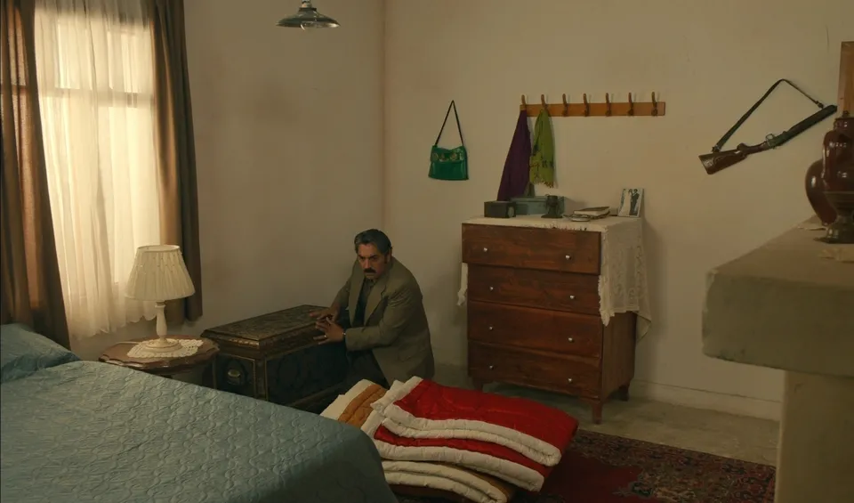 Gaffur, Saniye’nin altınlarını alıyor!