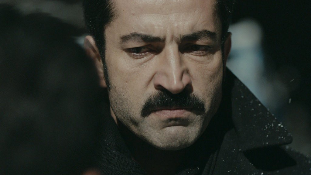 Mahir kabadayılara direniyor... 99. bölüm fotogaleri