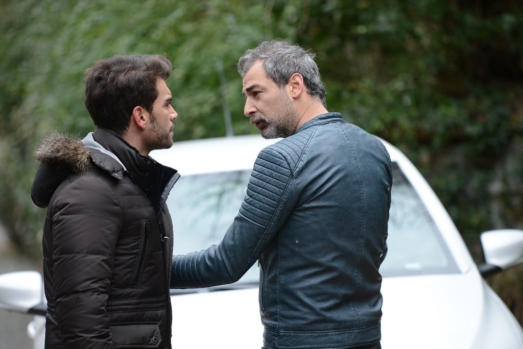 Leyla’dan büyük itiraf!.. 18. bölüm fotogaleri