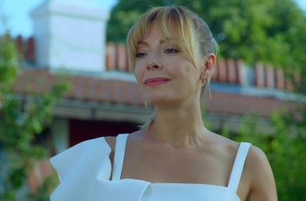 Güzide, Hulusi’ye yardım ediyor!