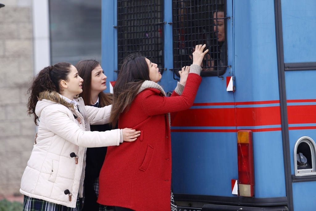 37. bölüm fotogaleri