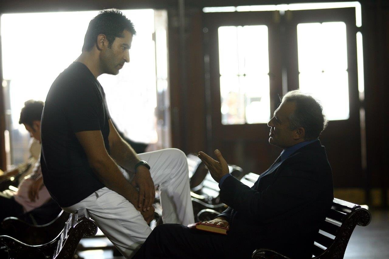 100 karede Ezel efsanesi