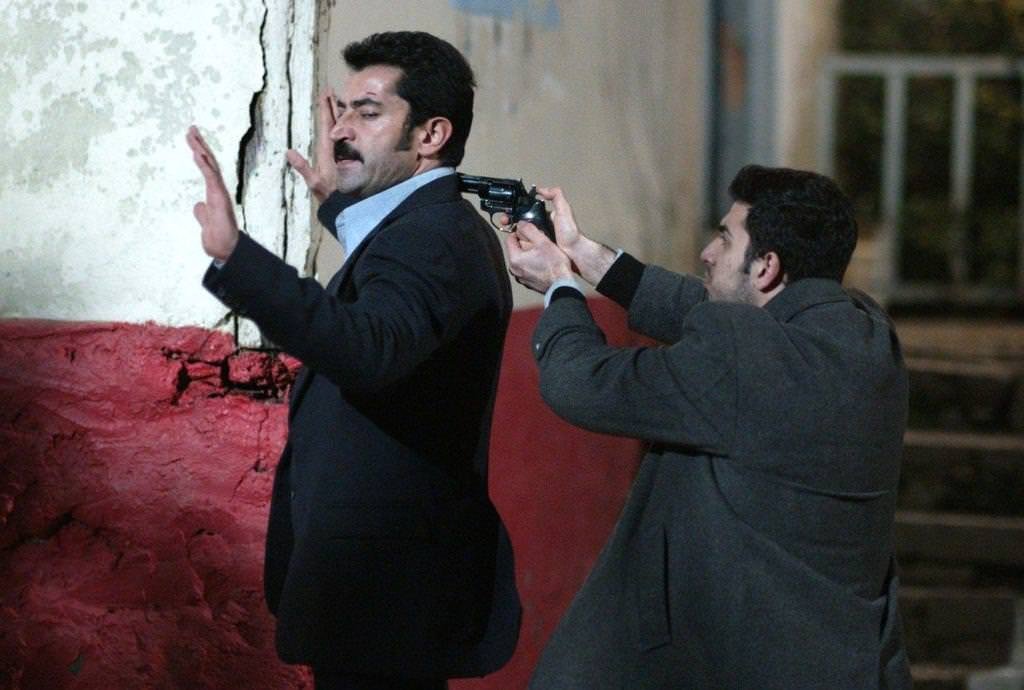 Mahir nasıl ateşe verdi. Karadayı 92. Bölüm fotogaleri