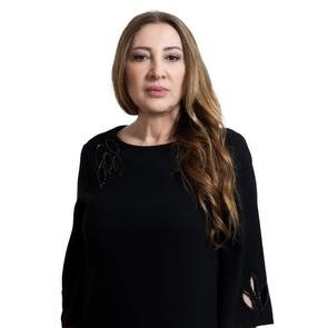 Üvey Anne | Kadro | Mürvet Kutlu