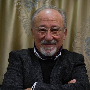 Bir Küçük Gün Işığı | Kadro | Eşref