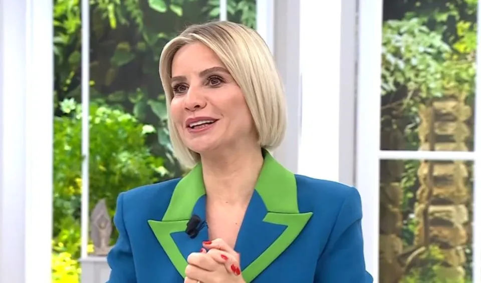Esra Erol’da