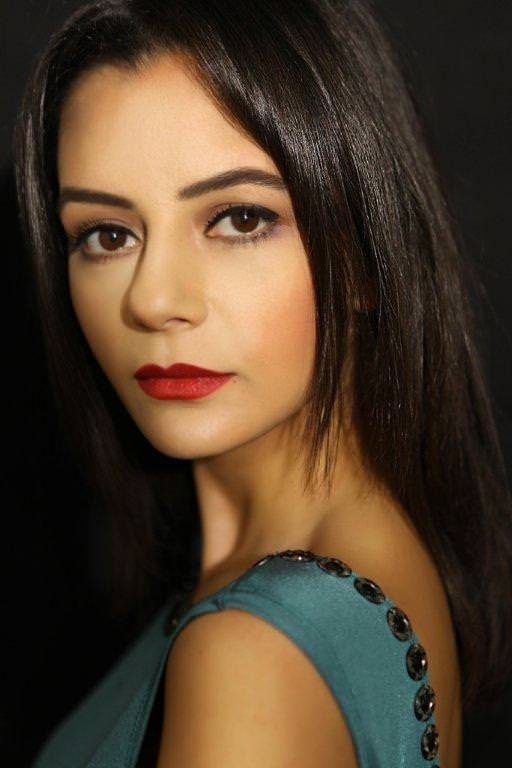 Ramiz Dayı’nın Karısı Uçurum'da…