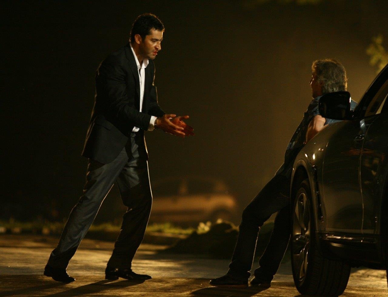 100 karede Ezel efsanesi