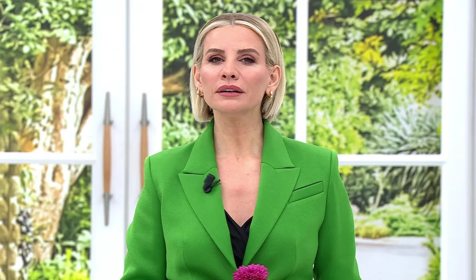 Esra Erol’da
