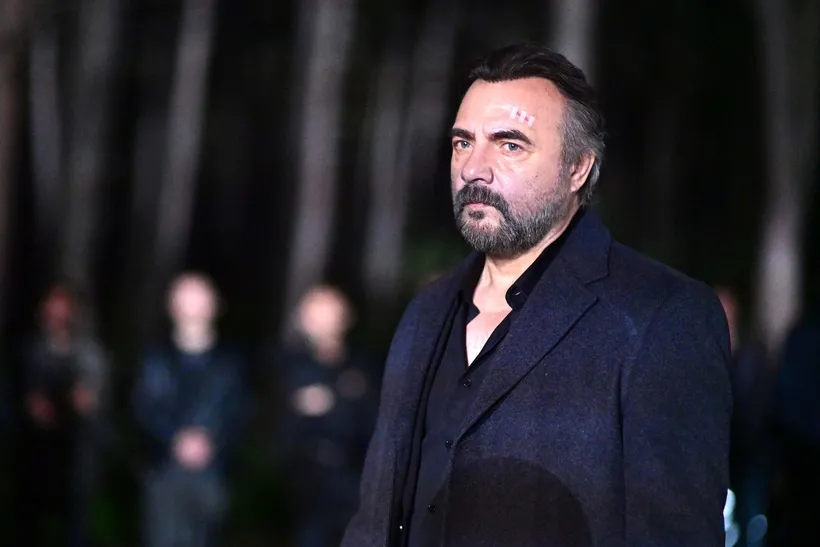‘Ben Bu Cihana Sığmazam’ zirveye demir attı