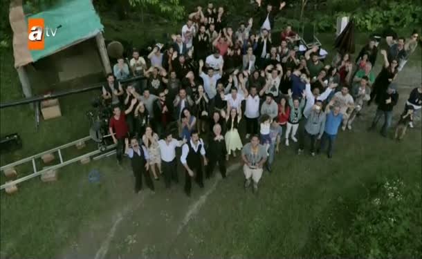 Karadayı ekibi sevenlerine böyle veda etti