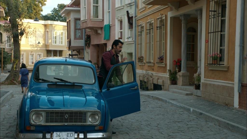 Karadayı'nın Unutulmaz Klasik Otomobilleri