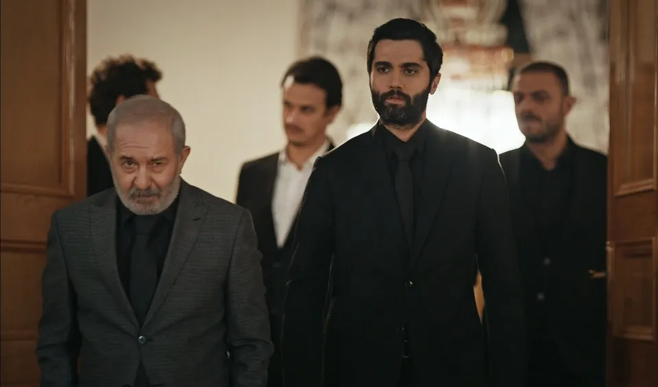 Kimsesiz Doğan ve Alpaslan masaya oturuyor!
