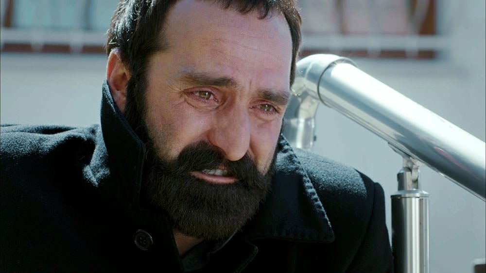 Kertenkele 25. bölüm replik galerisi