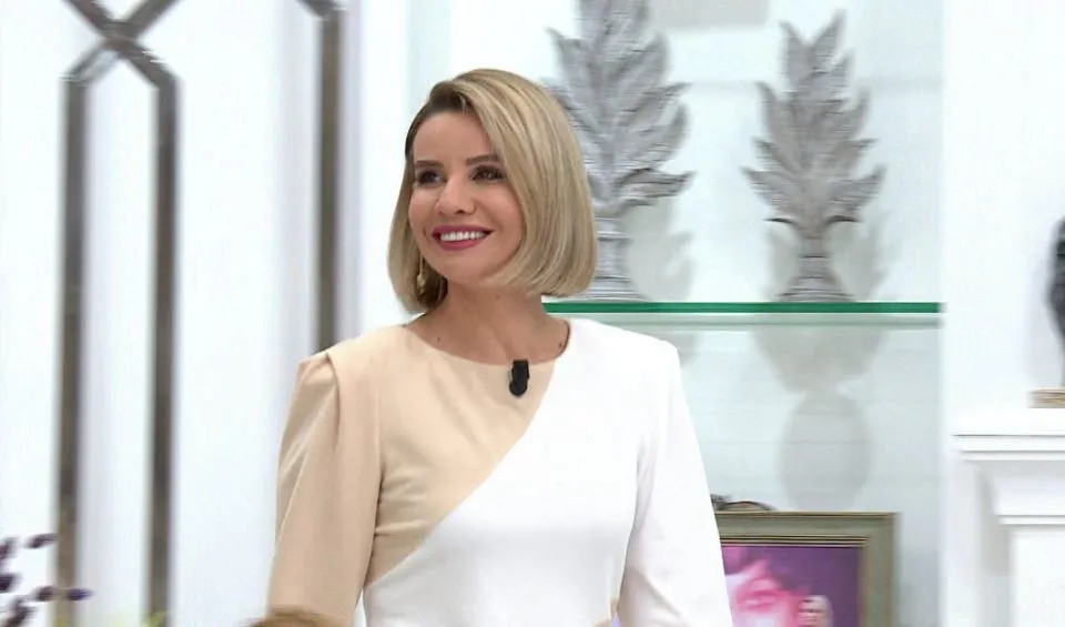 Esra Erol’da