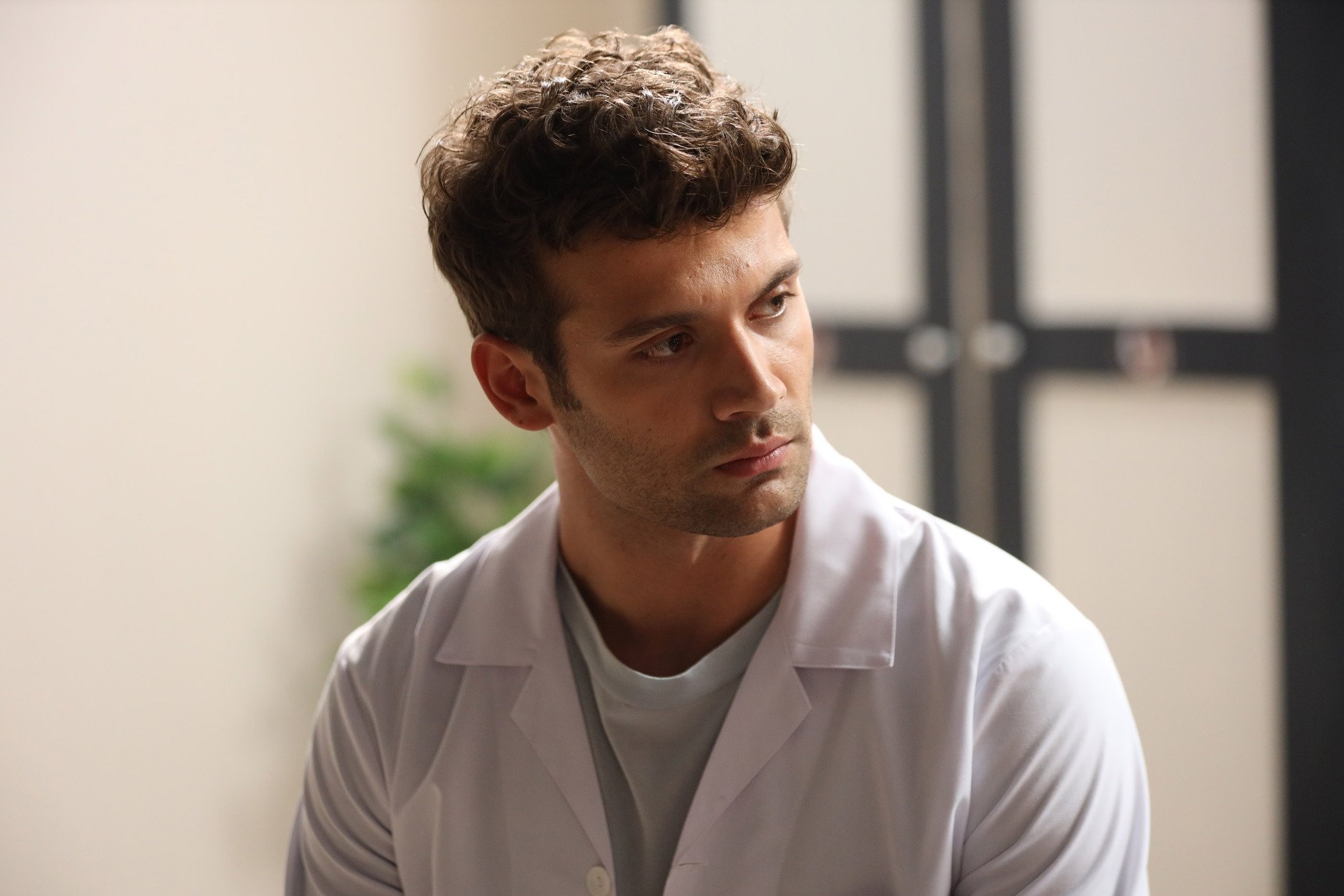 Aynadaki Yabancı Cumartesi atv'de başlıyor