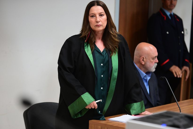 Perşembe'nin galibi: Aldatmak