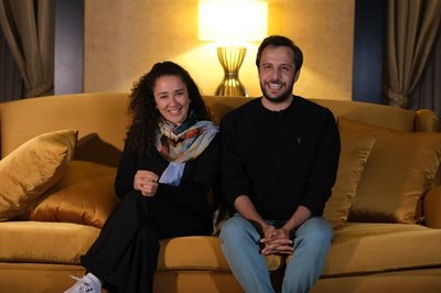 Ali mi daha aşık, Nurbanu mu? Gül Masalı’nın genç oyuncuları Mehmet Şeker ve Yağmur Başkurt’un eğlenceli röportajı…