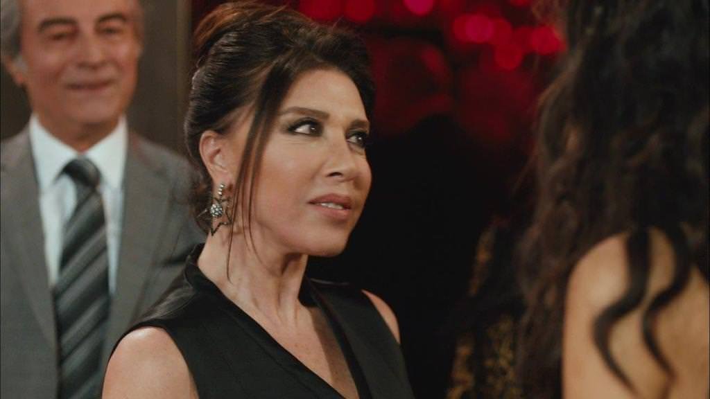 Detaylarda Kara Para Aşk