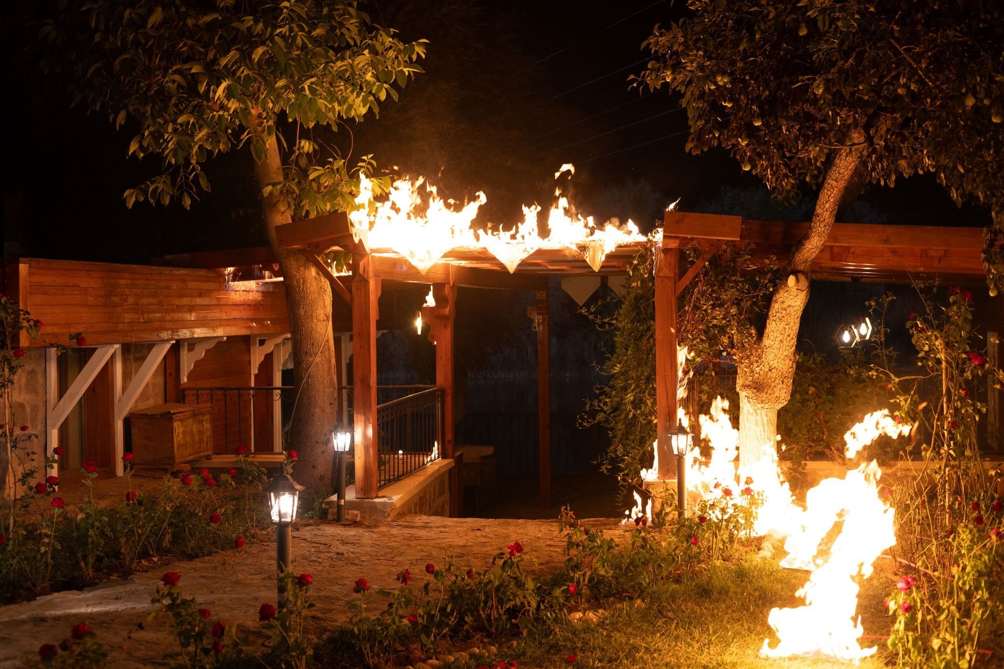 İlk Bölüm Foto Galeri