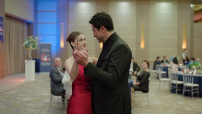 Doğan ve Çağla’nın romantik dansı!