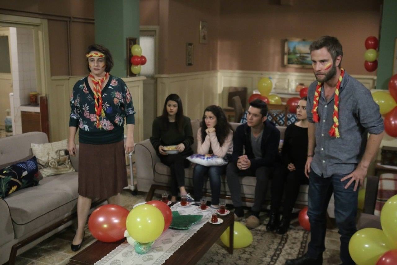 100 karede 100 bölüm