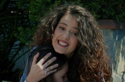 Müjde, kardeşlerine sürpriz yapıyor...