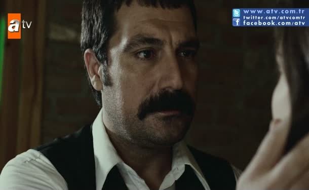 Ramazan Kerim’in oğlu olduğunu öğreniyor