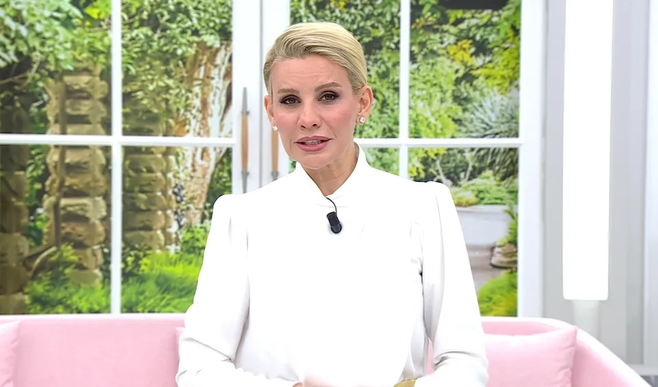 Esra Erol’da